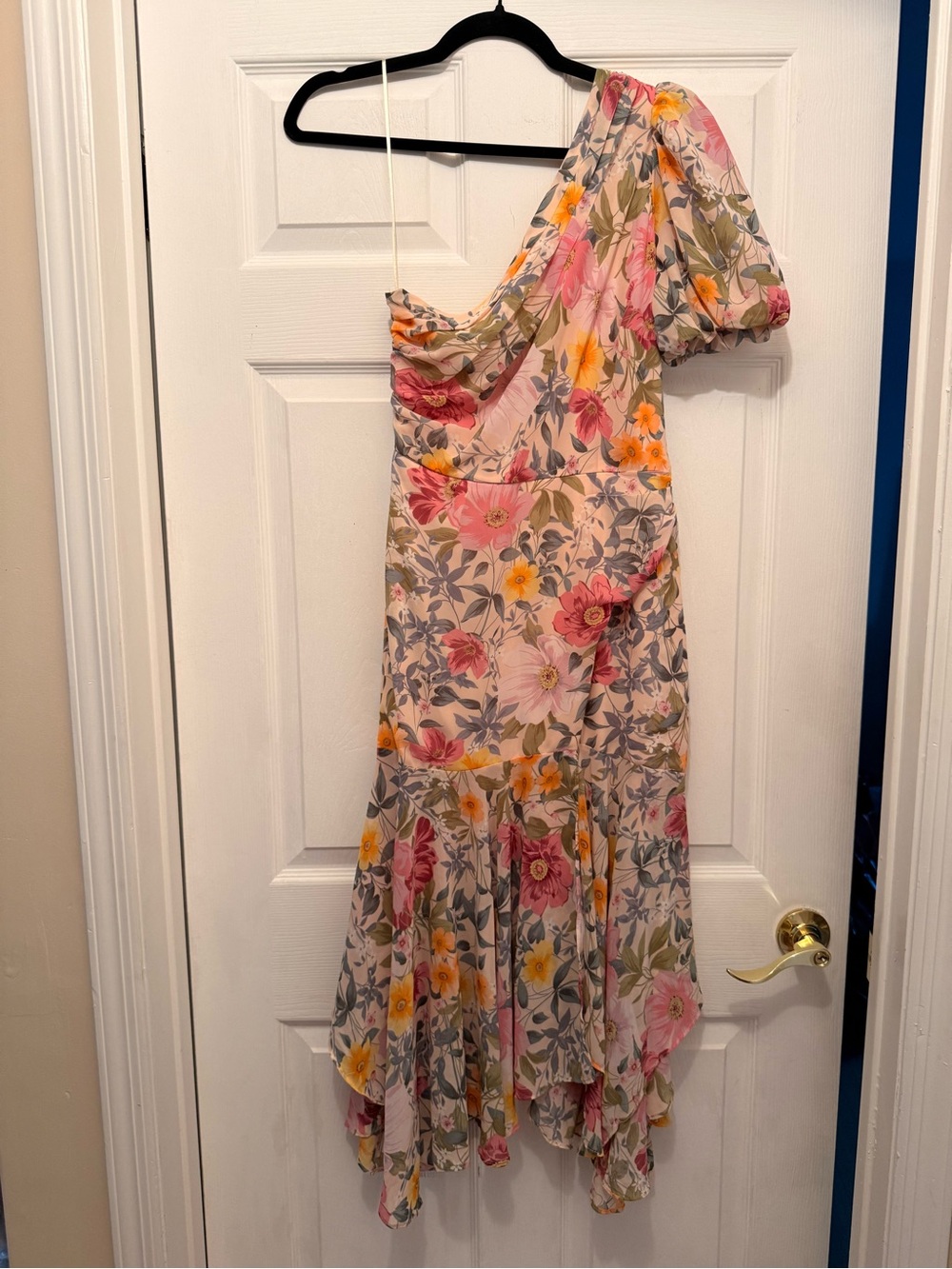 Astr the Label - Santorini - One-Shoulder Asymmetrical Midi Dress in Pink Floral